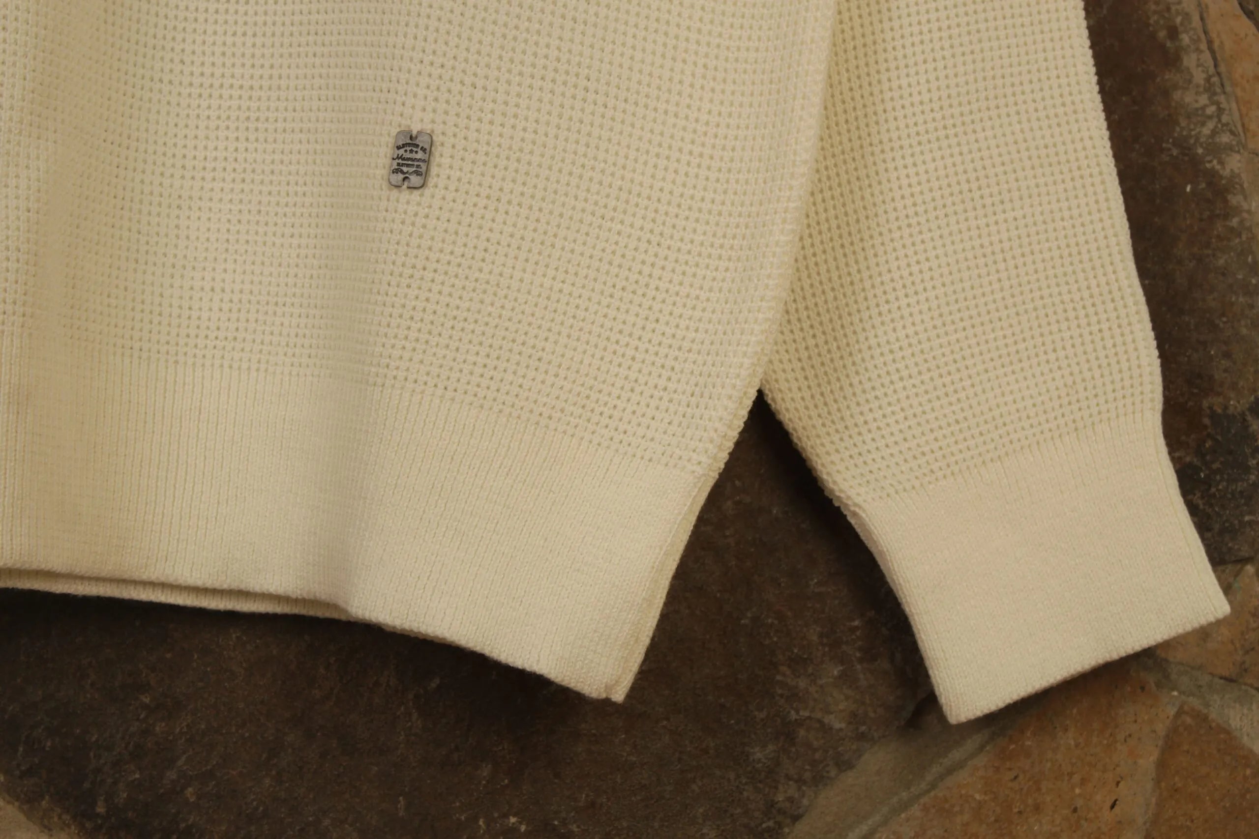 A – Sweater / Perla