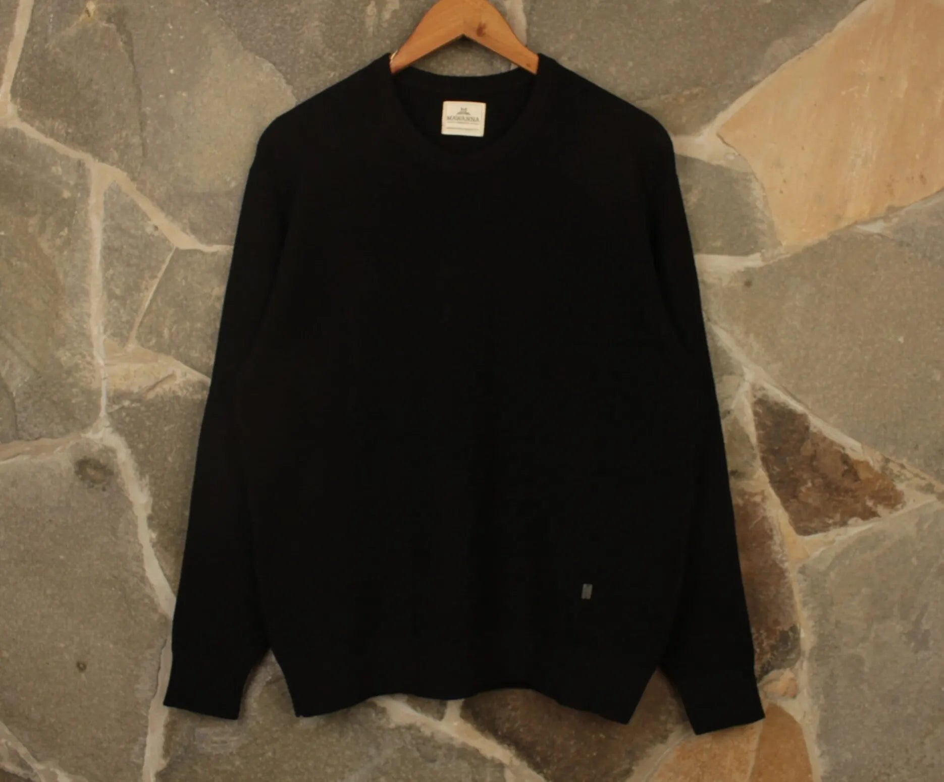 A – Sweater / Negro