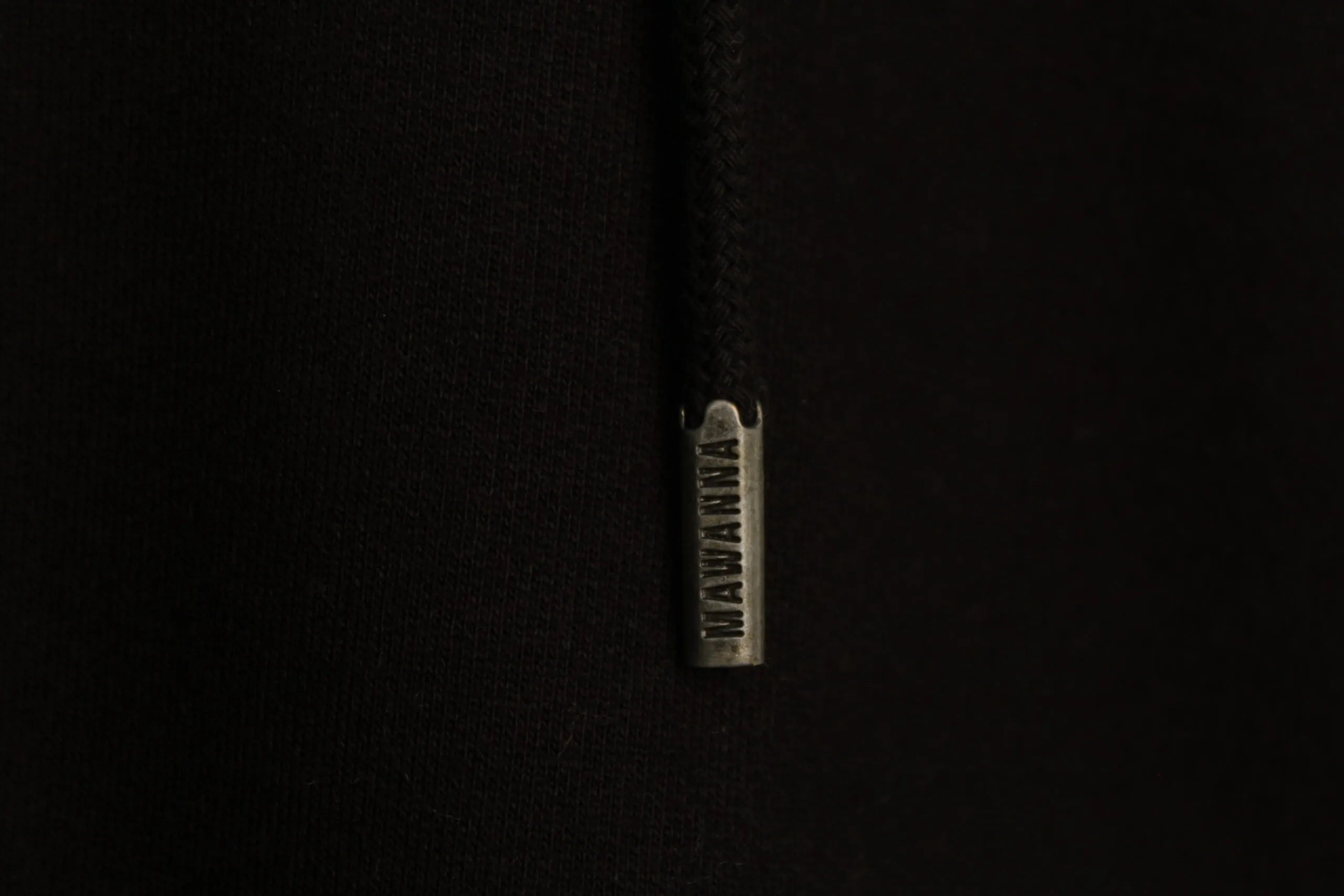 Polera Capucha – Negro